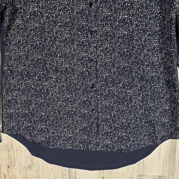 NWT Violet & Claire Navy Blue Speckled Button Down Silky Blouse Size Medium - Picture 3 of 12